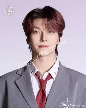 韩网友抵制男宝星球2贺鑫隆出道